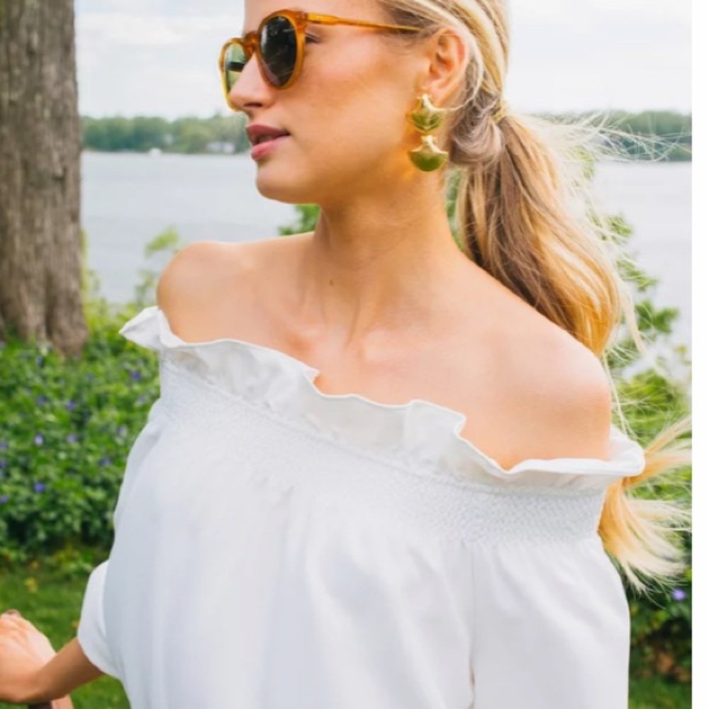 White Off the Shoulder Marguerite Blouse
TUCKERNUCK - Picture 3 of 16